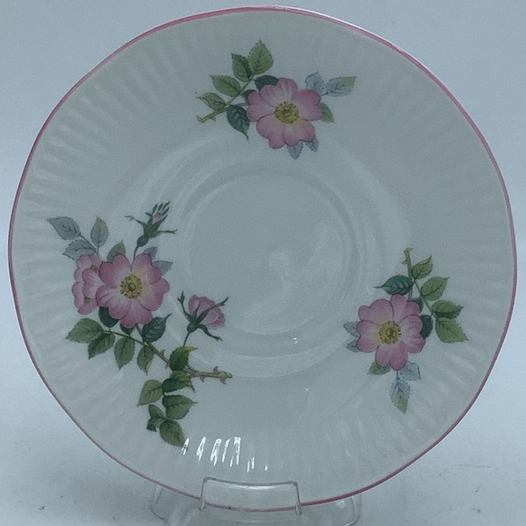 Elizabethan England Hand Decorated Bone China Pink Roses Teacup and S… - Picture 5 of 13